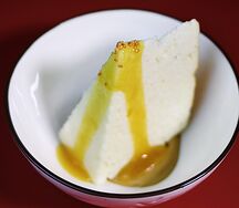 Хлопковый чизкейк с кокосовой сгущенкой и маракуйей 
