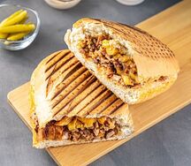 Шаурма в батоне с курицей  
