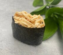 Суши Гункан с крабом