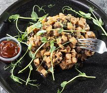 Картофель печёный с грибами и луком