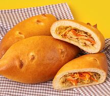 Пирожок печеный с капустой