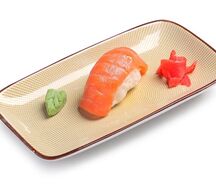 Суши с лососем 