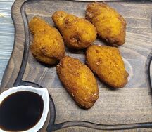 Куриные крылышки с соусом