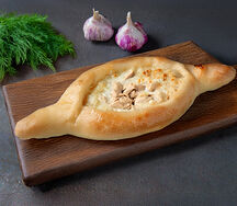 Хачапури по-аджарски с курицей