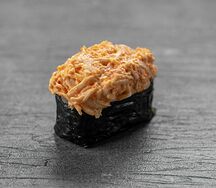 Гункан с крабом