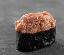 Гункан с тунцом