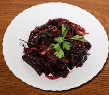 Салат из свеклы с салатной заправкой