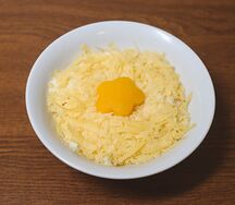 Салат из курицы с персиками