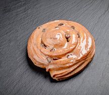 Улитка с изюмом и корицей