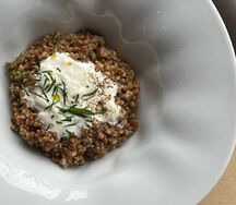 Гречка с белыми грибами и страчателлой