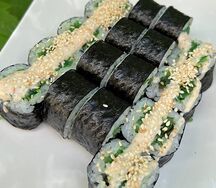 Хосомаки с чукой