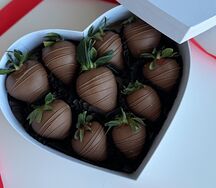 Клубника в шоколаде сердце 