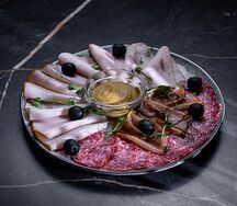 Мясная нарезка