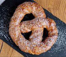 Крендель с сахаром