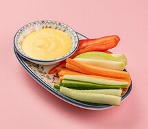 Полезные палочки с соусом из манго