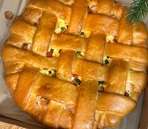 Пирог с курой томатами и зеленью