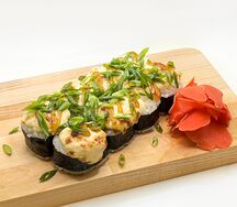 Запеченный ролл с курицей