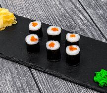 Классические роллы с лососем