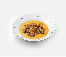 Чечевичный суп с говяжьей щекой 
