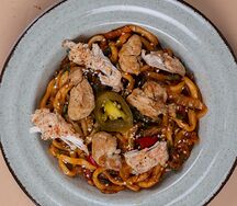 Лагман жаренный из курицы 