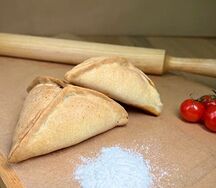 Треугольники с курицей и картофелем Халяль