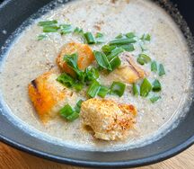 Суп-пюре грибной с сухариками