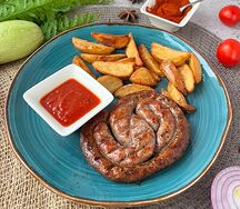 Купаты из телятины с картофельными дольками