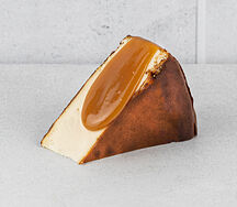 Чизкейк Сан-Себастьян с соленой карамелью