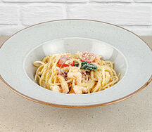 Спагетти с креветкой и шпинатом