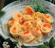 Пельмени с гребешком и креветкой