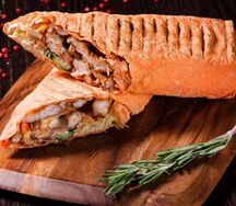 Шаурма Маленькая в сырном лаваше с курицей
