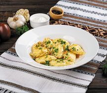 Вареники с картоплей и шкварками по-сельски