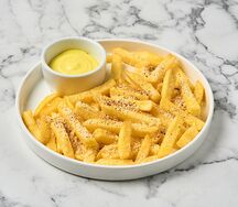 Картофель фри с сырным соусом