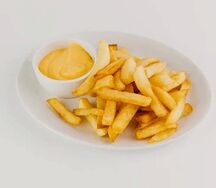 Картофель фри с сырным соусом