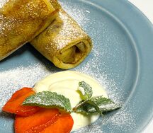 Фаршированные блины с творогом и сметаной