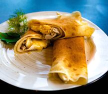 Блины домашние с курицей и сыром