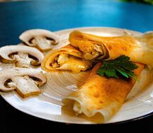 Блины домашние с сыром и грибами
