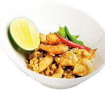 Тайский рис с курицей и овощами