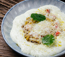 Лингвини с камчатским крабом и муссом из пармезана