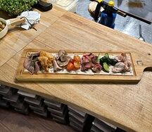 Ассорти из мясных деликатесов