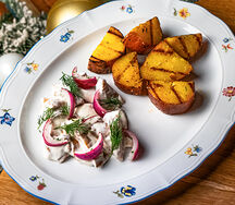 Енисейские рыжики со сметаной и картофелем с углей