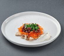 Салат с фасолью и курицей