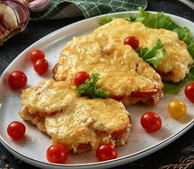 Свиная отбивная под сыром