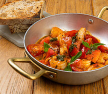 Креветки, томаты, чимичурри