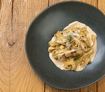 Тальятелле с белыми грибами, трюфельный соус