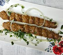 Люля-кебаб из говядины в контейнере 