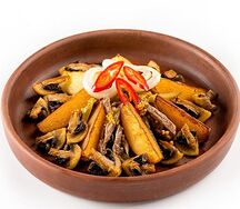 Тёплый салат с говядиной