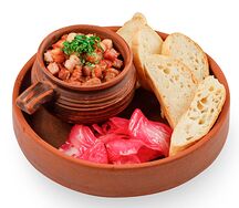 Лобио с беконом и капустой по-гурийски