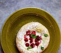 Ватрушка с малиной и маскарпоне