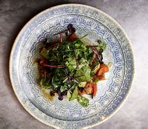 Овощной салат с томатно-мятным маслом